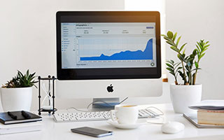 骨折受伤！利物浦中卫赛后遭种族歧视